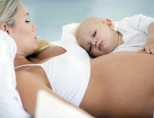 Кормление грудью во время беременности: можно или нельзя?
