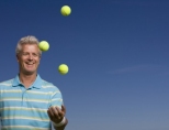 Как научиться жонглировать 3 мячами