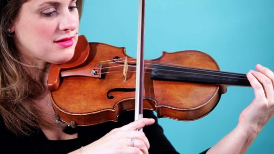 Как правильно держать смычок скрипки