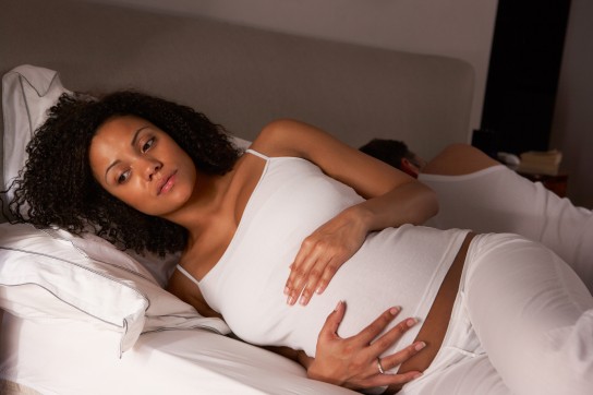 Как правильно спать при беременности