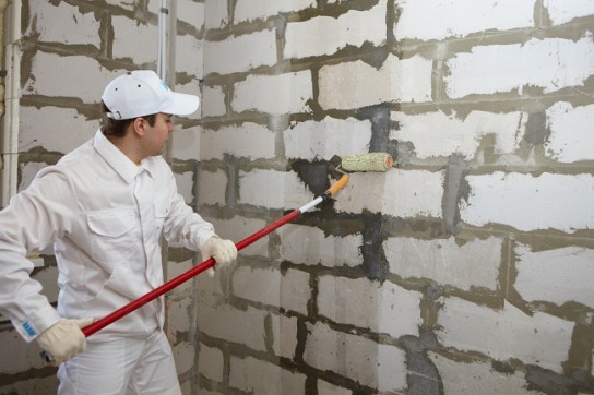 Как правильно грунтовать стены