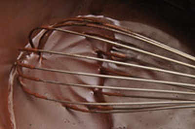 Шоколадный творожный пудинг без выпечки