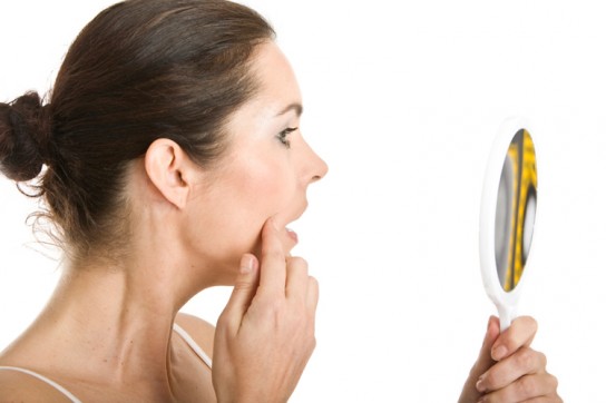 Чрезмерная растительность на лице и груди: как избавиться?