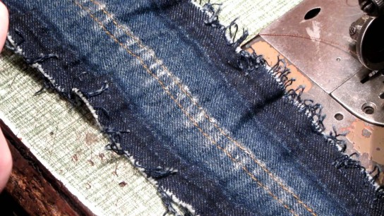 Как с помощью отбеливателя закрепить потёртости на джинсах?