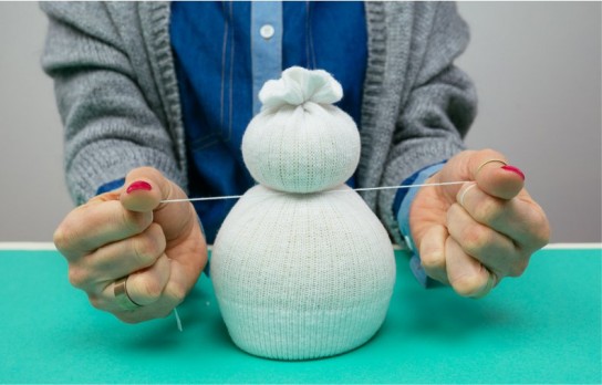 Как сделать снеговика своими руками?