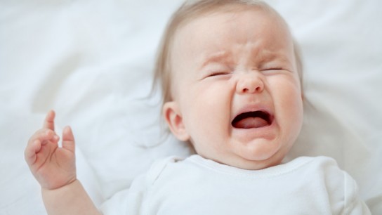 Что делать, если ребенок плачет? Как успокоить?